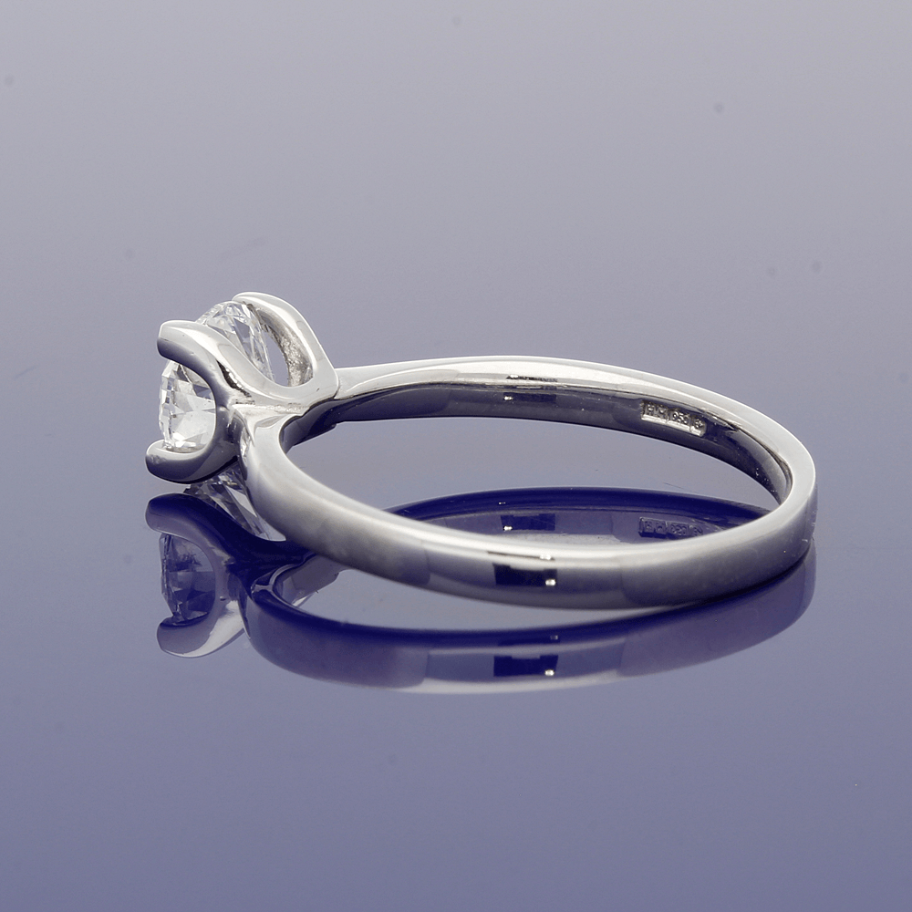 Platinum 0.90ct Certificated Round Brilliant Cut Diamond Solitaire Ring