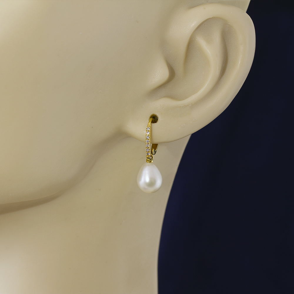 18ct Yellow Gold Freshwater Pearl & Diamond Drop Earrings