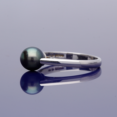 9ct White Gold Black Cultured Pearl Ring