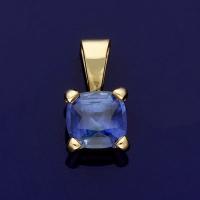 18ct Yellow Gold 0.84ct Cushion Cut Sapphire Solitaire Pendant