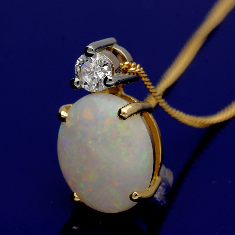 18ct Yellow Gold Opal & Diamond Necklace