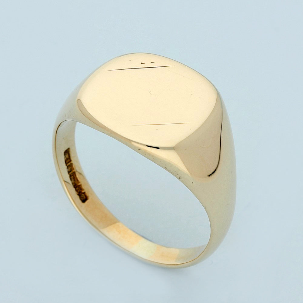 9ct Yellow Gold Pre-owned Cushion Signet Ring