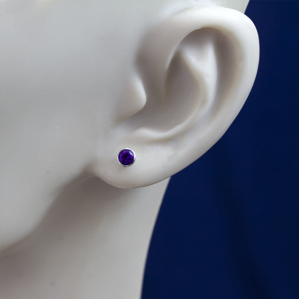 18ct White Gold Amethyst 4.5mm Rub-over Stud Earrings