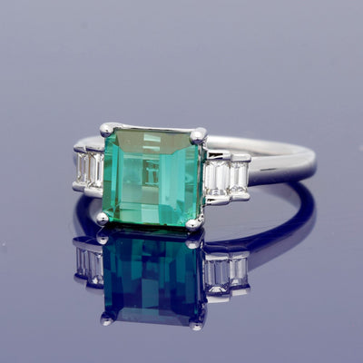 18ct White Gold Green Tourmaline & Baguette Diamond Ring